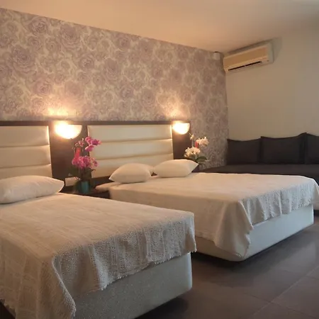 Dioni Aparthotel *
